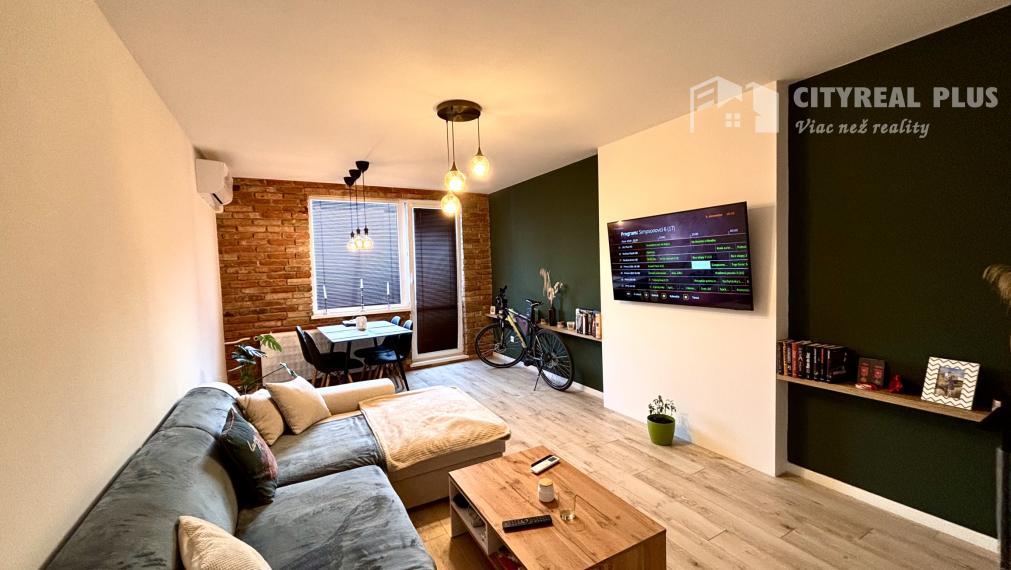 Ponúkame Vám na prenájom veľký, kompletne zariadený 2 izbový byt v meste Nové Zámky