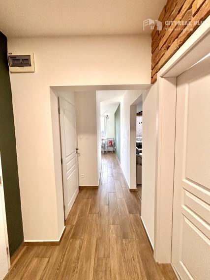 Ponúkame Vám na prenájom veľký, kompletne zariadený 2 izbový byt v meste Nové Zámky