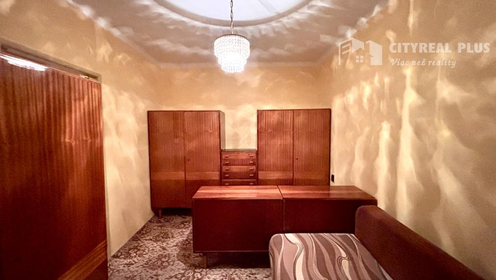 Ponúkame Vám na predaj tehlový 2 izbový byt v centre mesta Šurany