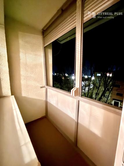 Ponúkame Vám na predaj tehlový 2 izbový byt v centre mesta Šurany