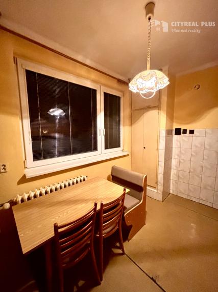 Ponúkame Vám na predaj tehlový 2 izbový byt v centre mesta Šurany