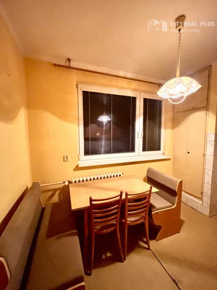 Ponúkame Vám na predaj tehlový 2 izbový byt v centre mesta Šurany