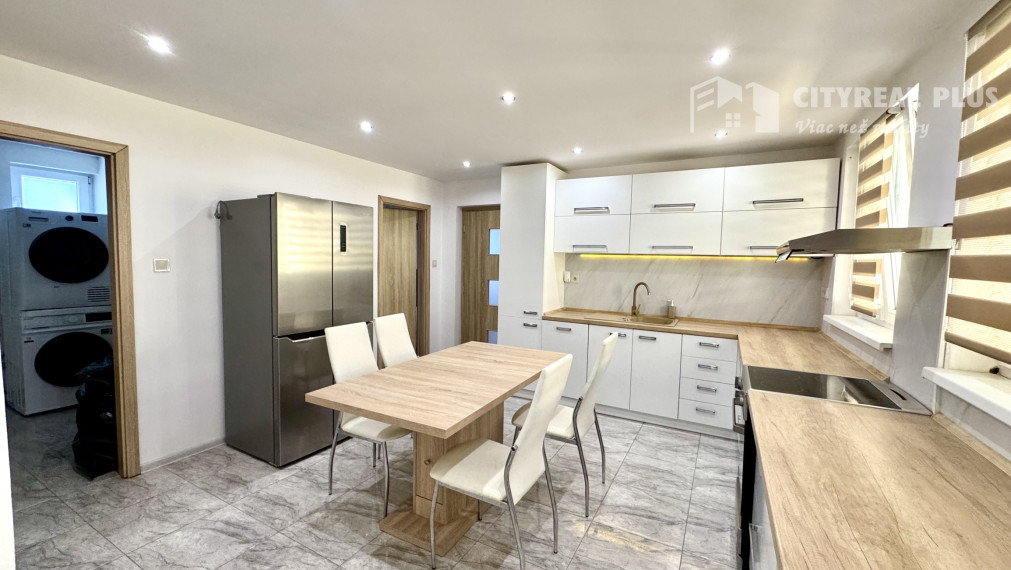 Výrazne znížená cena! Ponúkame Vám na predaj rodinný dom v meste Kolárovo