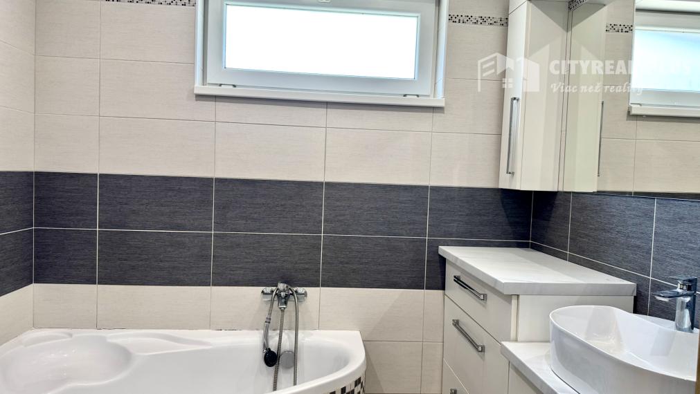 Ponúkame Vám na predaj rodinný dom v meste Kolárovo