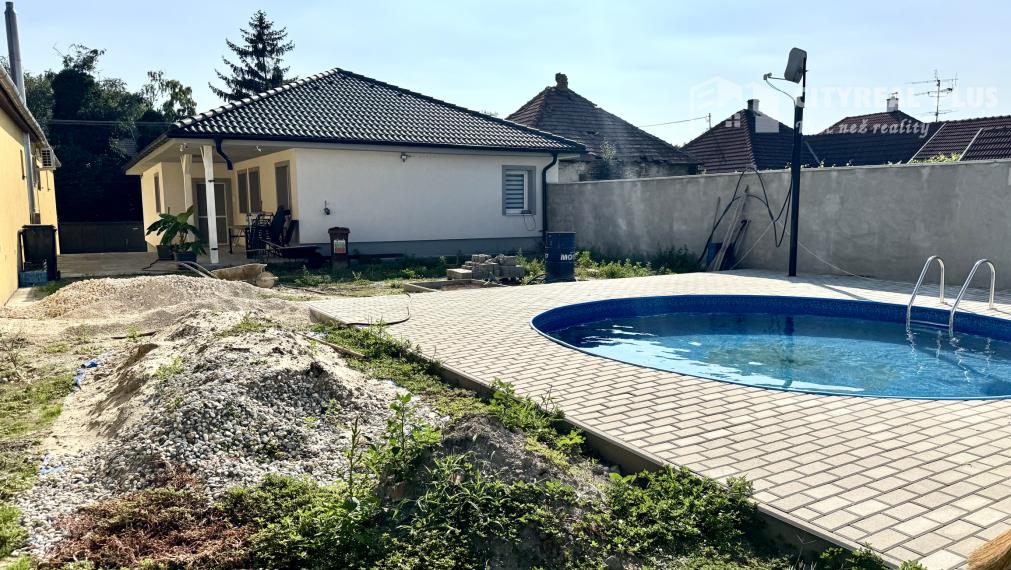 Ponúkame Vám na predaj rodinný dom v meste Kolárovo