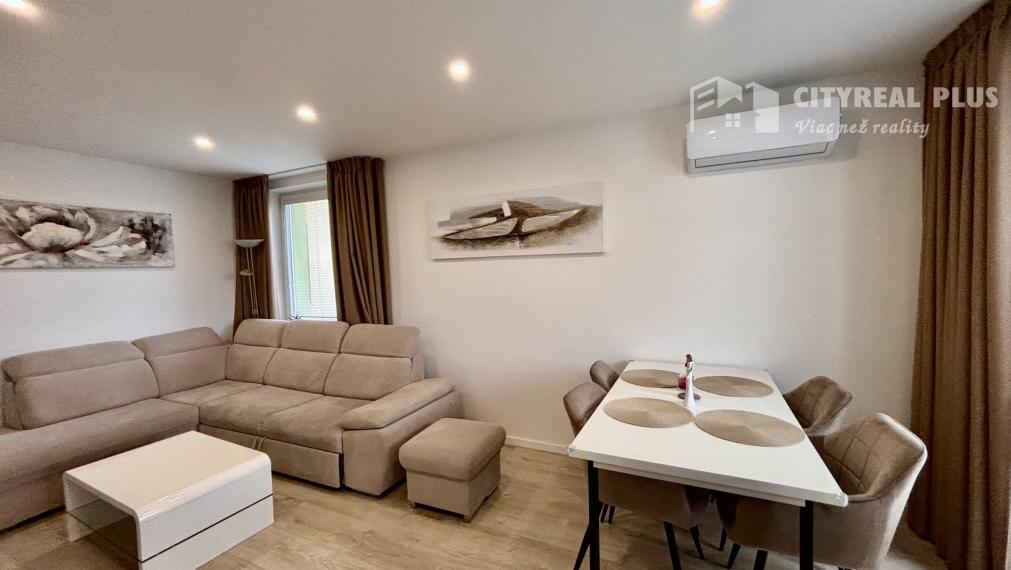 Ponúkame Vám na prenájom kompletne prerobený, veľký 3 izbový byt vo vyhľadávanej lokalite v meste Nové Zámky