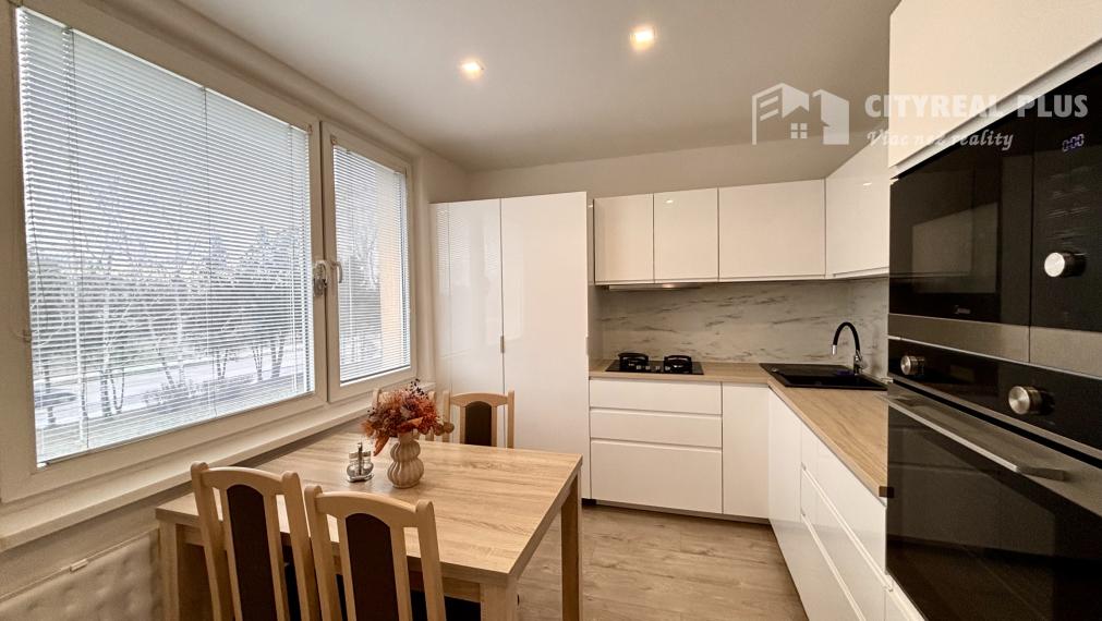 Ponúkame Vám na prenájom kompletne prerobený, veľký 3 izbový byt vo vyhľadávanej lokalite v meste Nové Zámky