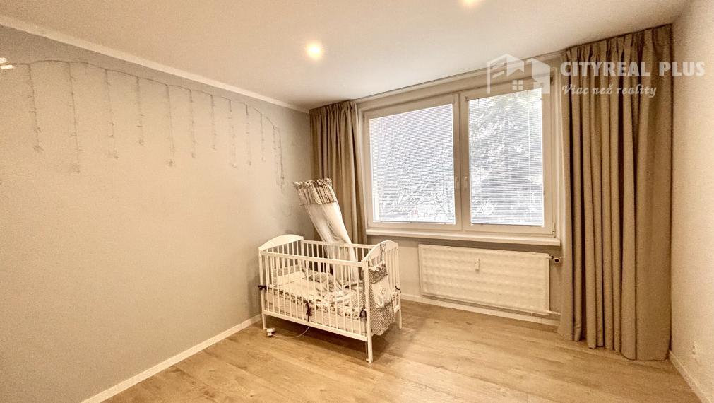 Ponúkame Vám na prenájom kompletne prerobený, veľký 3 izbový byt vo vyhľadávanej lokalite v meste Nové Zámky