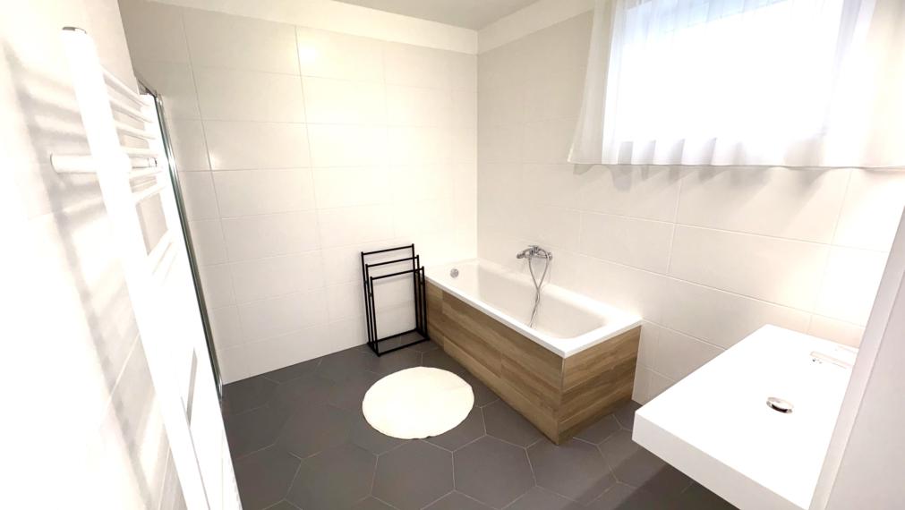 Na predaj 4-izbová novostavba s garážou Šurany