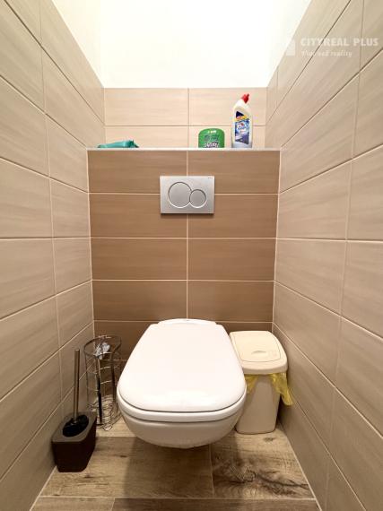 Ponúkame Vám na prenájom obchodné priestory vo vyhľadávanej lokalite v meste Nové Zámky