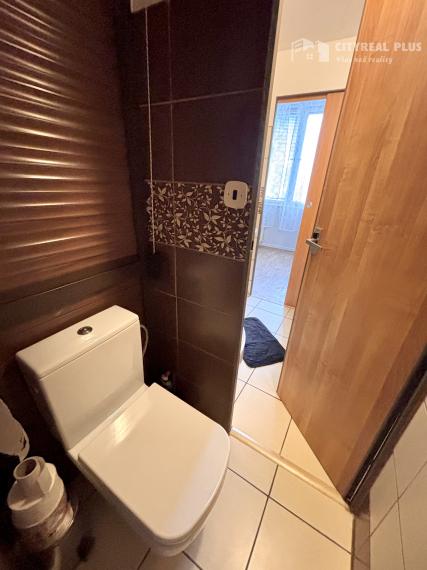 Ponúkame Vám na prenájom zariadený, veľký 3 izbový byt v meste Nové Zámky