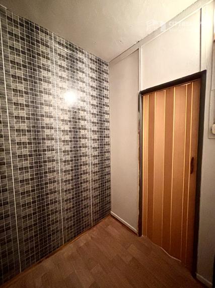 Ponúkame Vám na prenájom zariadený, veľký 3 izbový byt v meste Nové Zámky