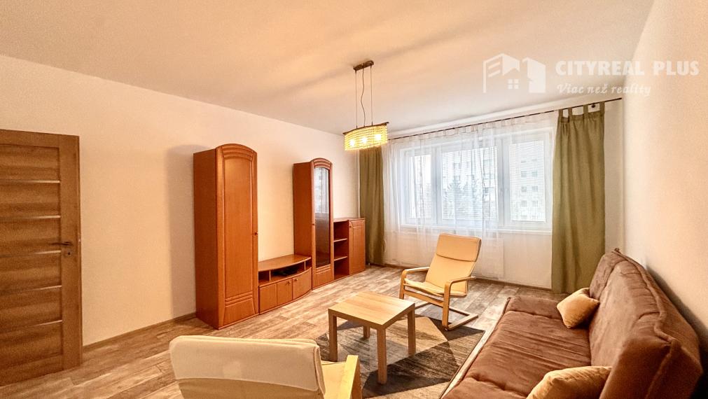 Ponúkame Vám na prenájom zariadený 3 izbový byt s loggiou v meste Nové Zámky