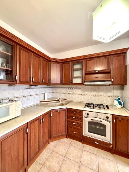 Ponúkame Vám na prenájom zariadený 3 izbový byt s loggiou v meste Nové Zámky