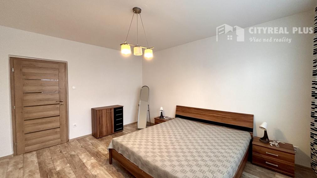 Ponúkame Vám na prenájom zariadený 3 izbový byt s loggiou v meste Nové Zámky