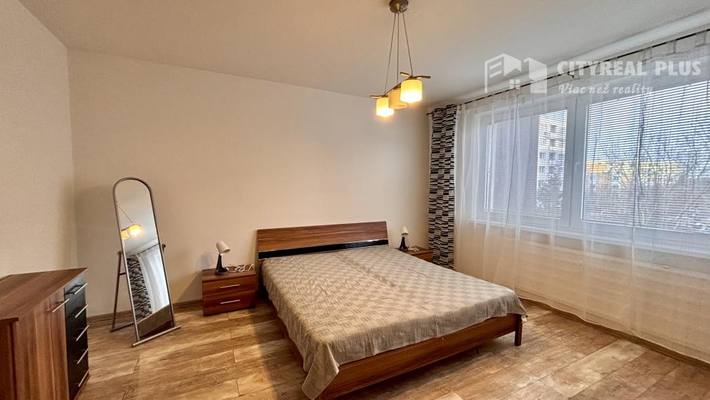 Ponúkame Vám na prenájom zariadený 3 izbový byt s loggiou v meste Nové Zámky