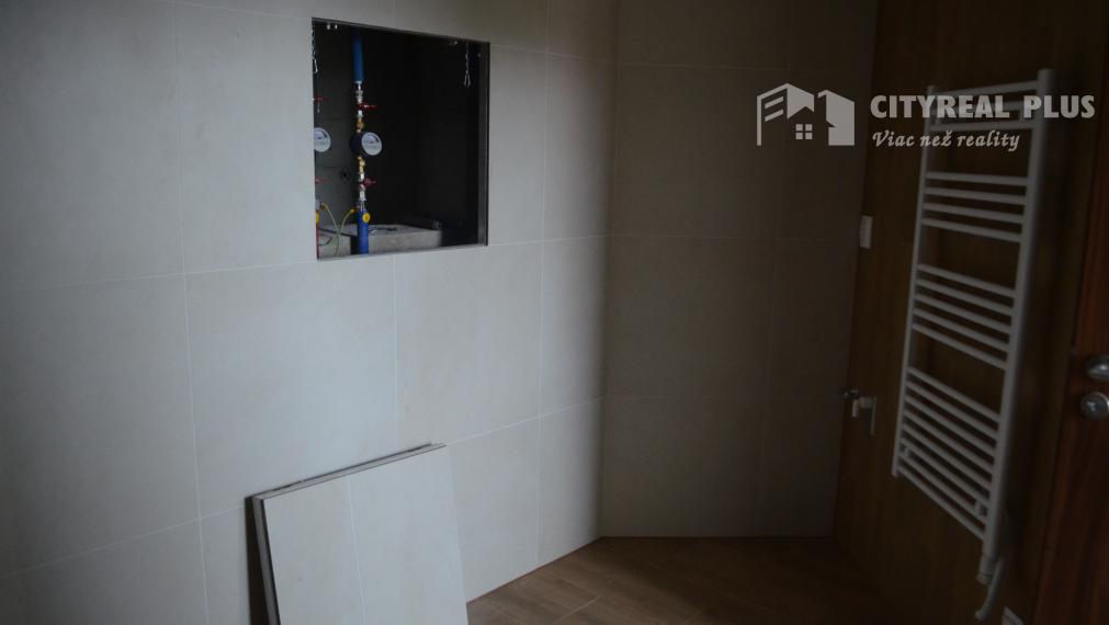 POSLEDNÝ 3 IZBOVÝ BYT NA PREDAJ!! Moderné bývanie v srdci Šurian . Komfort, štýl a jedinečná lokalita na dosah.