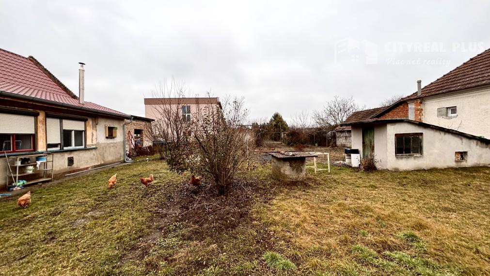 Ponúkame Vám na predaj  4 izbový rodinný dom vo vyhľadávanej časti mesta Kolárovo