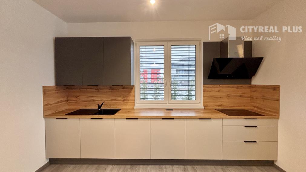 Ponúkame Vám na prenájom luxusný, kompletne zariadený, veľký 3 izbový byt v novostavbe v meste Nové Zámky