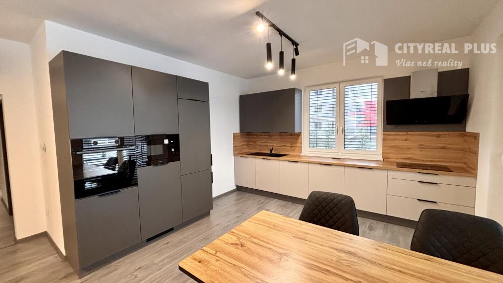 Ponúkame Vám na prenájom luxusný, kompletne zariadený, veľký 3 izbový byt v novostavbe v meste Nové Zámky