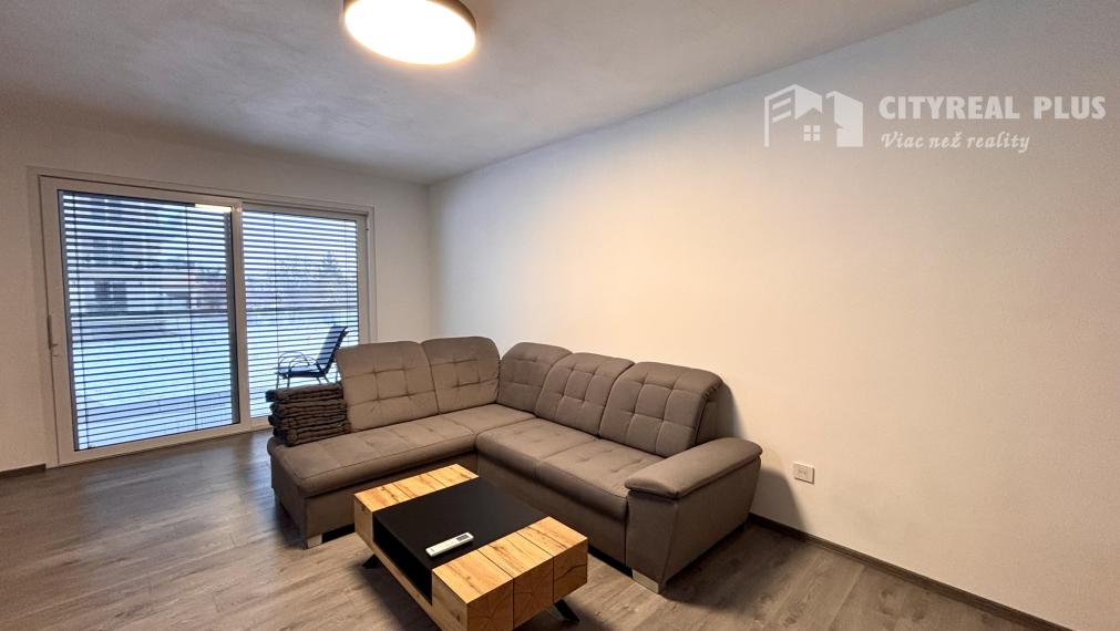 Ponúkame Vám na prenájom luxusný, kompletne zariadený, veľký 3 izbový byt v novostavbe v meste Nové Zámky