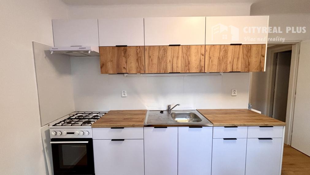 Ponúkame Vám na prenájom kompletne prerobený, zariadený 2 izbový byt v centre mesta Nové Zámky