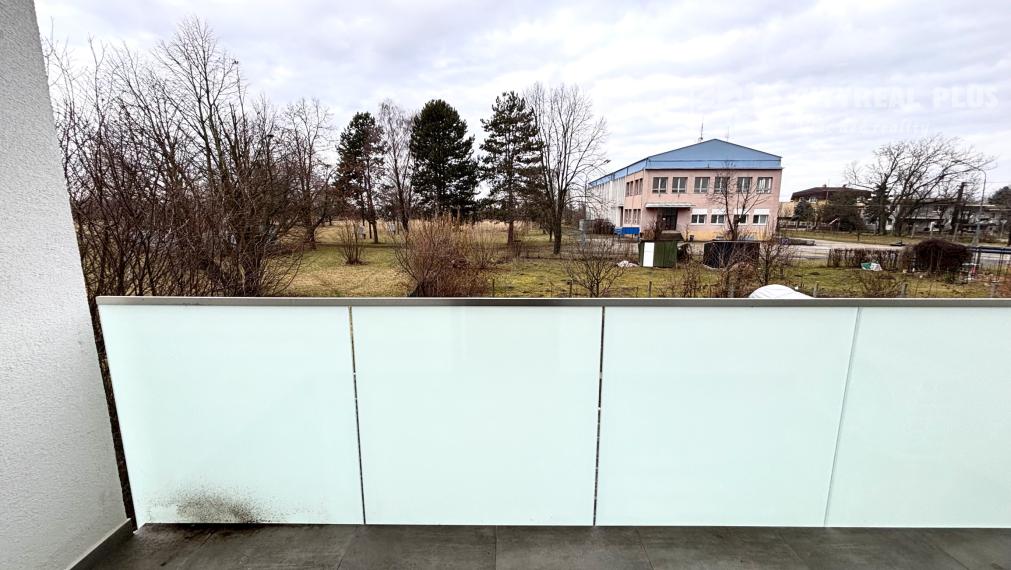 Ponúkame Vám na prenájom luxusný, kompletne zariadený, veľký 2 izbový byt v novostavbe v Šuranoch