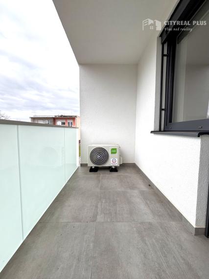 Ponúkame Vám na prenájom luxusný, kompletne zariadený, veľký 2 izbový byt v novostavbe v Šuranoch