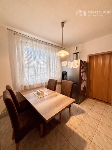 Ponúkame Vám na predaj 3 izbový byt vo vyhľadávanej lokalite v meste Nové Zámky