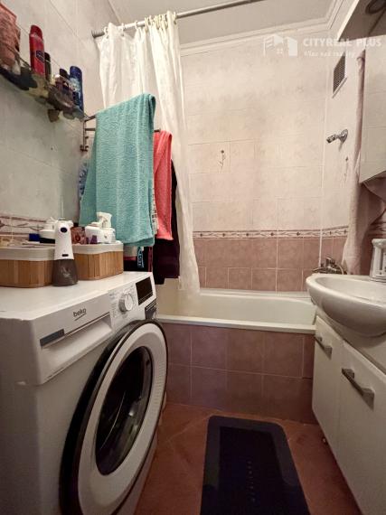 Ponúkame Vám na predaj 3 izbový byt vo vyhľadávanej lokalite v meste Nové Zámky