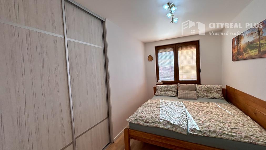 Ponúkame Vám na predaj kompletne prerobený 3 izbový byt v pokojnej časti mesta Nové Zámky