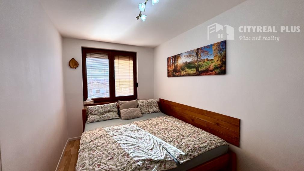 Ponúkame Vám na predaj kompletne prerobený 3 izbový byt v pokojnej časti mesta Nové Zámky