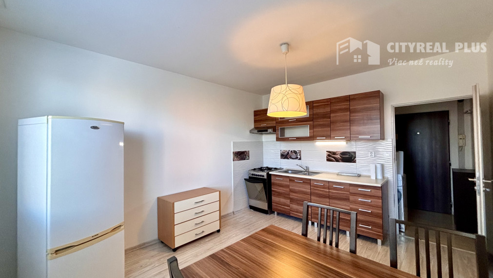 Znížená cena! Ponúkame Vám na prenájom 1 izbový byt v  meste Nové Zámky