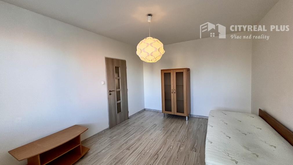 Ponúkame Vám na prenájom 1 izbový byt v  meste Nové Zámky