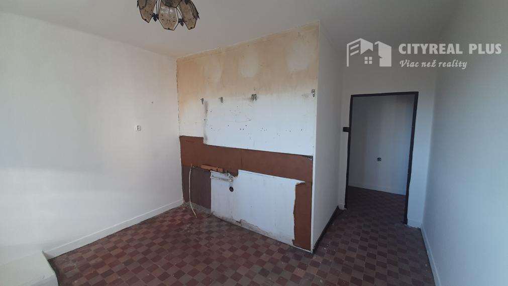 PREDÁM 1 izbový byt  40m2 Nové Zámky