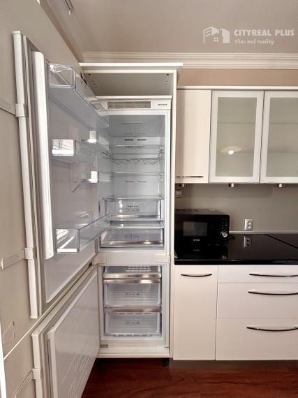 Ponúkame Vám na prenájom kompletne prerobený, zariadený 1 izbový byt v meste Nové Zámky