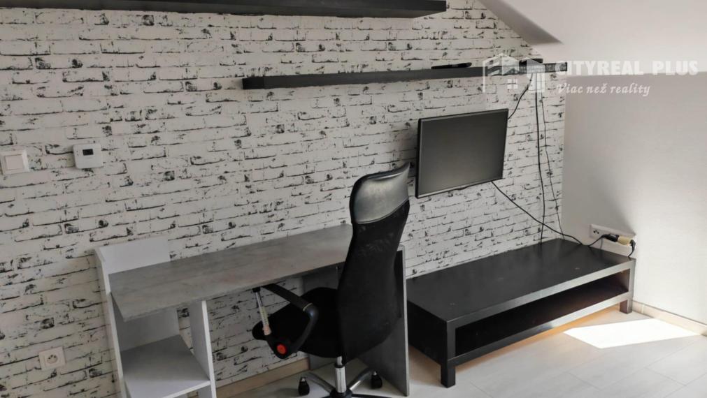 Ponúkam na prenájom LUXUSNÝ  zariadený 3 izbový byt blízko centra mesta Nové Zámky