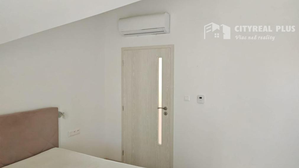 Ponúkam na prenájom LUXUSNÝ  zariadený 3 izbový byt blízko centra mesta Nové Zámky