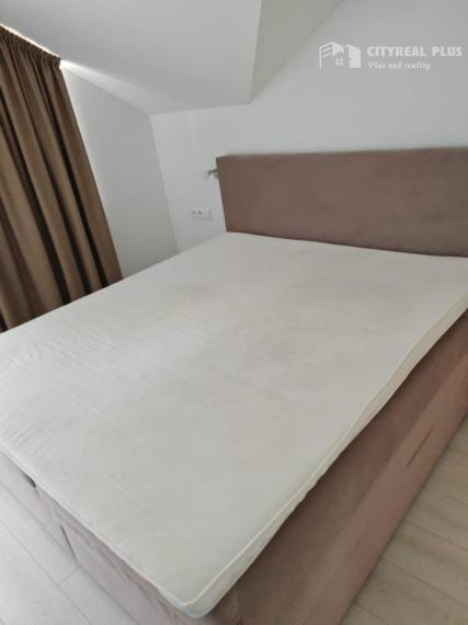 Ponúkam na prenájom LUXUSNÝ  zariadený 3 izbový byt blízko centra mesta Nové Zámky