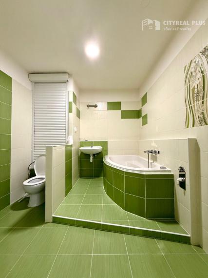 NOVINKA Predám 3 izbový byt s lodžiou S.H. Vajanského