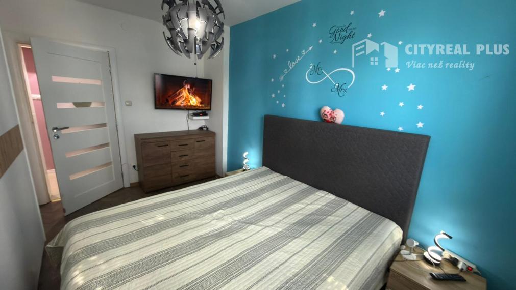 Predám prerobený TEHLOVÝ - 3 izbový byt uzavretým dvorom NZ