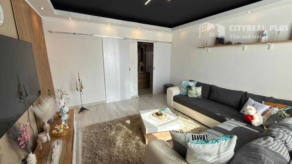 Predám prerobený TEHLOVÝ - 3 izbový byt uzavretým dvorom NZ