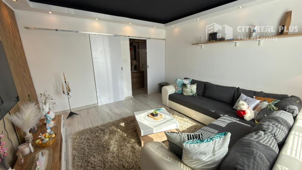 Predám prerobený TEHLOVÝ - 3 izbový byt uzavretým dvorom NZ