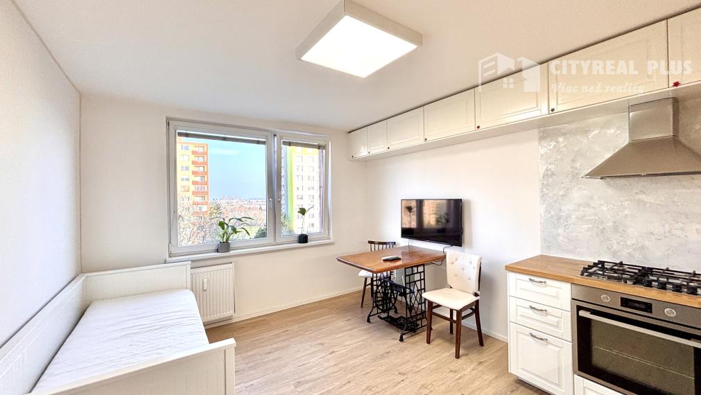 Ponúkame Vám na prenájom kompletne prerobený, 1 izbový byt vo vyhľadávanej lokalite v meste Nové Zámky