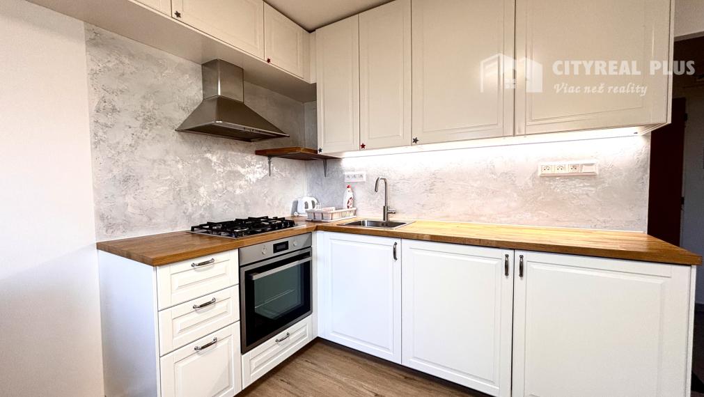 Ponúkame Vám na prenájom kompletne prerobený, 1 izbový byt vo vyhľadávanej lokalite v meste Nové Zámky