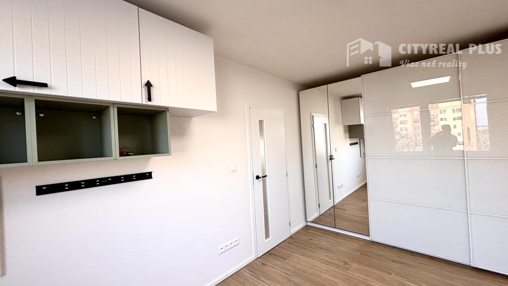 Ponúkame Vám na prenájom kompletne prerobený, 1 izbový byt vo vyhľadávanej lokalite v meste Nové Zámky