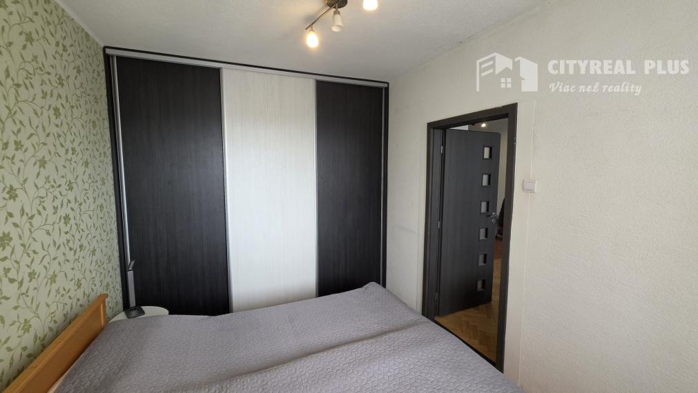 Predám prerobený tehlový 2 izbový byt s lodžiou Šurany