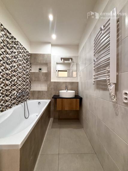 Ponúkame Vám na prenájom kompletne prerobený 2 izbový byt v Nových Zámkoch