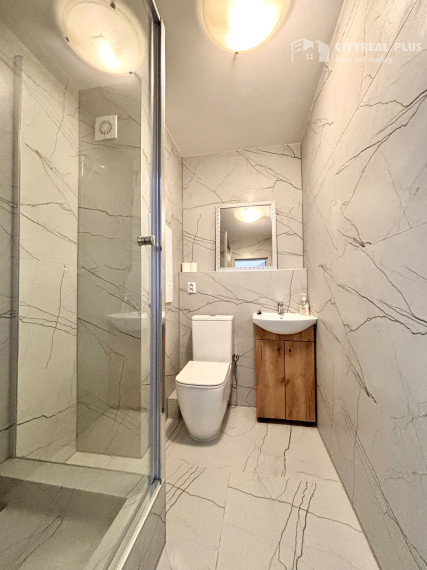 Ponúkame Vám na prenájom prerobený 1 izbový byt v Nových Zámkoch