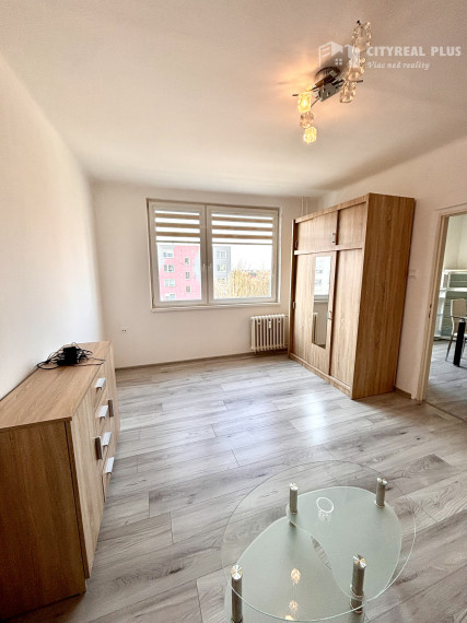 Ponúkame Vám na prenájom prerobený 1 izbový byt v Nových Zámkoch